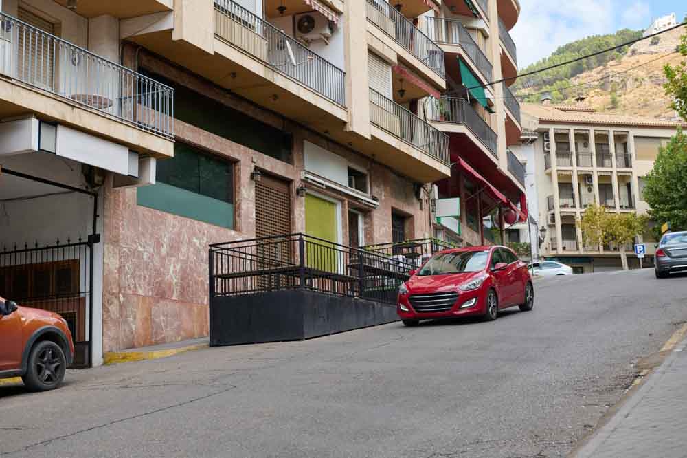 gently sloping hills in Roswell, GA